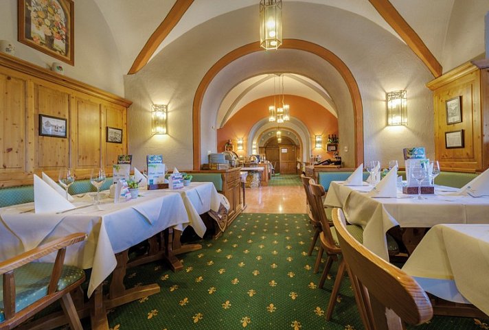 Hotel Schloss Nebra und Hotel Himmelsscheibe