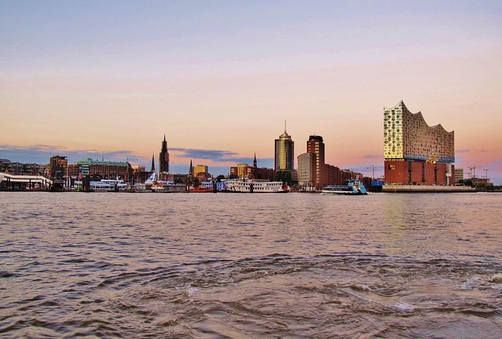 Kreuzfahrt Island & Schottland inkl. Bahn - Hamburg
