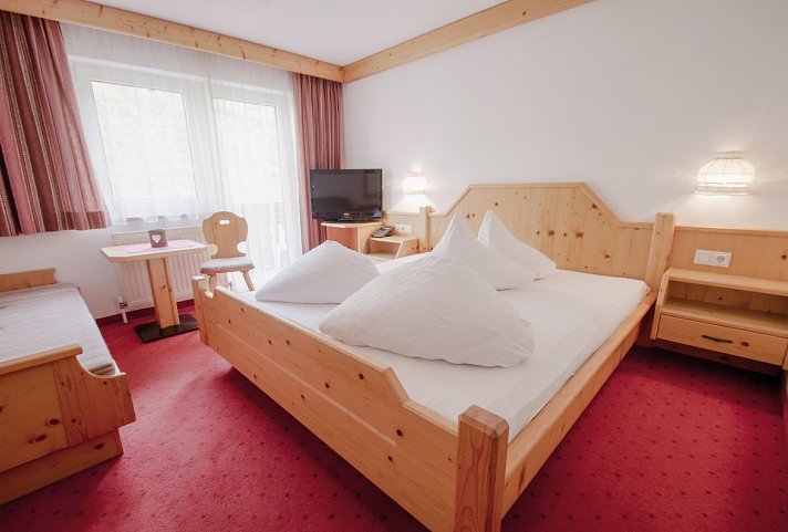 Hotel Alpenfriede - Wohnbeispiel Doppelzimmer Bergseite (Zimmercodierungen DB1 & DB7)