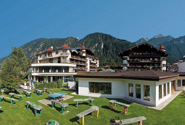 Sport & Spa Hotel Strass - Außenansicht