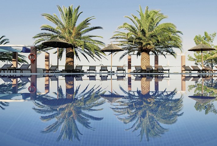 Alexandra Beach Spa Resort