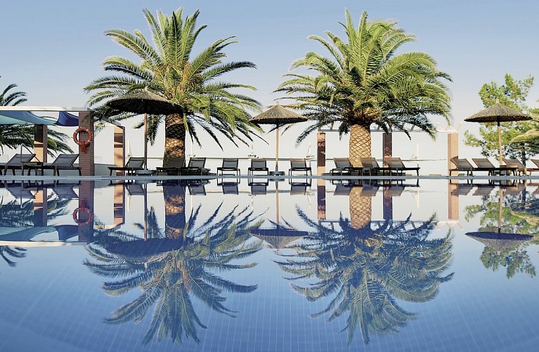 Alexandra Beach Spa Resort