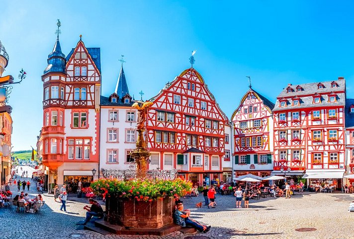 Moselhotel Weinhaus Simon - Marktplatz Bernkastel-Kues