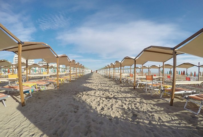 Hotel Mirage - Strandbad Targhini