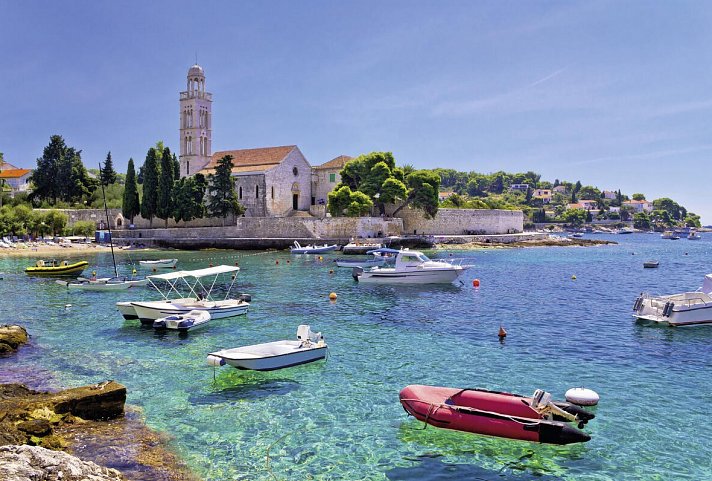 Blaue Reise Kroatien Aktiv & Cappuccino (Trogir) - Bucht vor der Insel Hvar, Kroatien